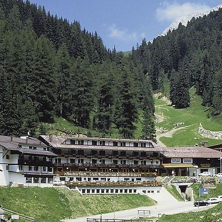 Sport Hotel Pampeago تيزيرو المظهر الخارجي الصورة