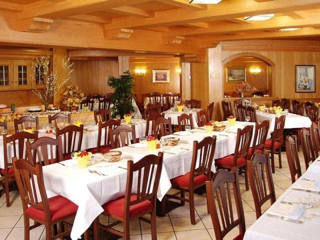 Sport Hotel Pampeago تيزيرو المظهر الخارجي الصورة