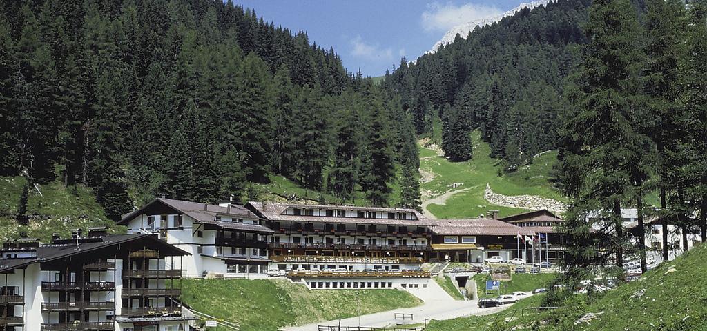 Sport Hotel Pampeago تيزيرو المظهر الخارجي الصورة