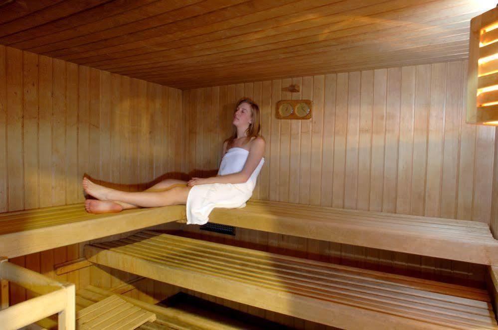 Sport Hotel Pampeago تيزيرو المظهر الخارجي الصورة