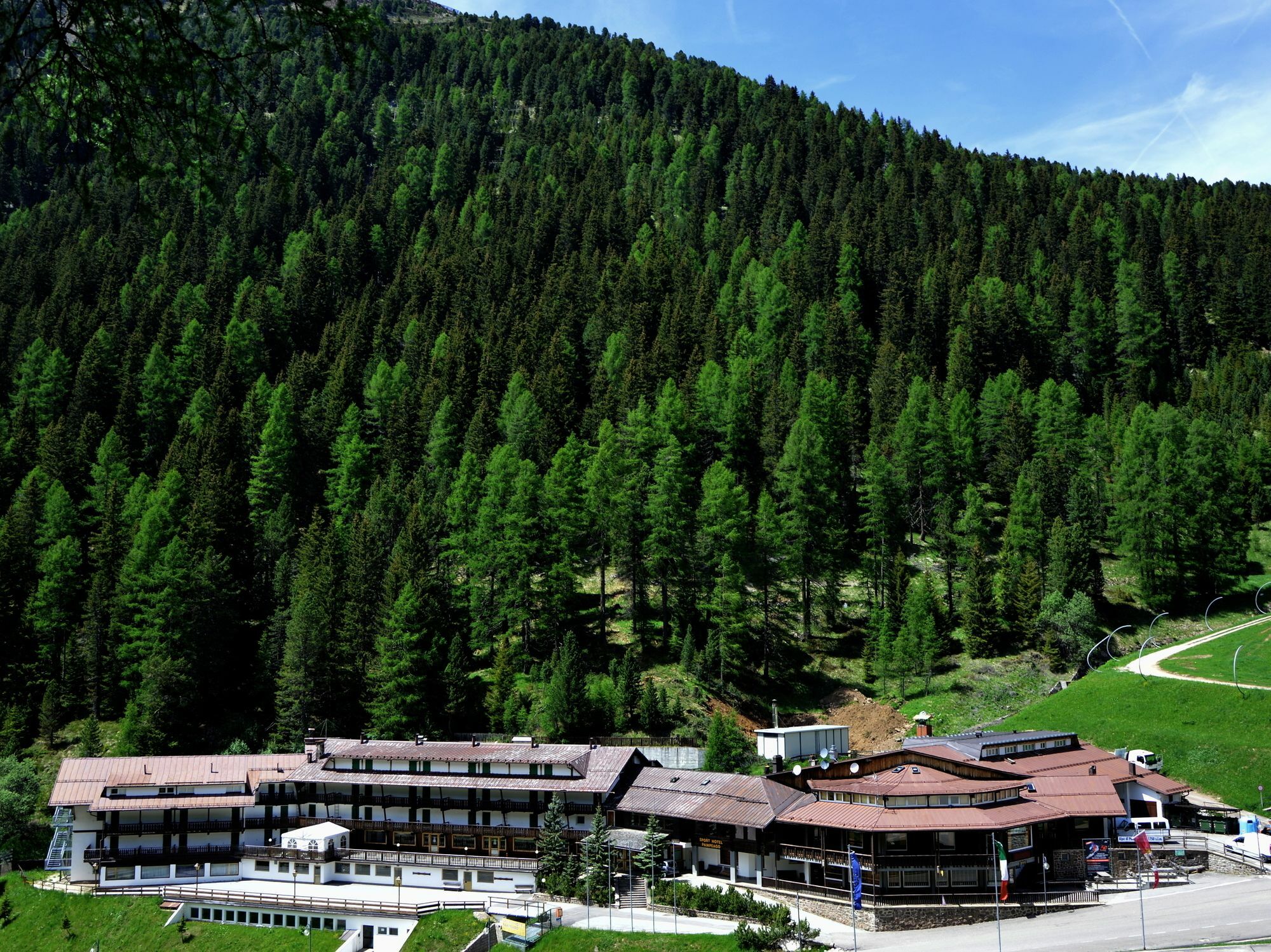 Sport Hotel Pampeago تيزيرو المظهر الخارجي الصورة